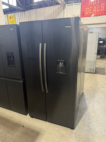 Factory second Hisense 578 L Side-by-Side Refrigerator – Black Steel (HRSBS578BW)